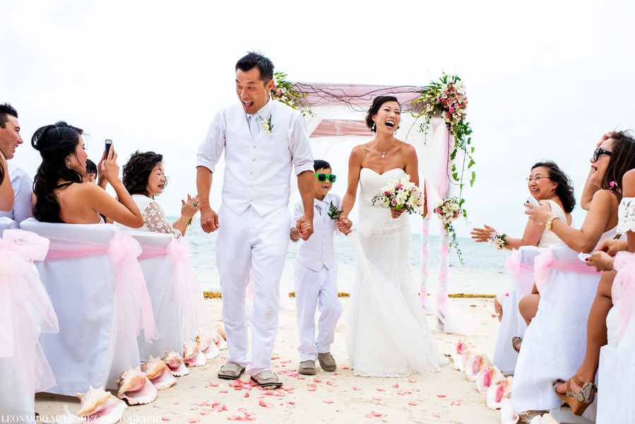 Belize wedding photography - Coco Beach Resort wedding.  Leonardo Melendez Photography.