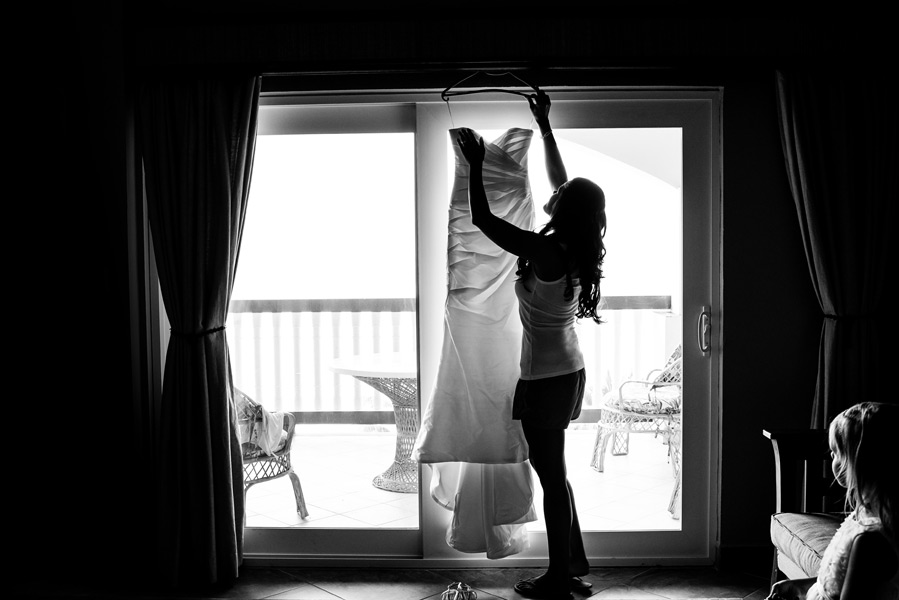 Getting Ready at Grand Caribe Belize. Belize Wedding Photography by Leonardo Melendez Photography.
