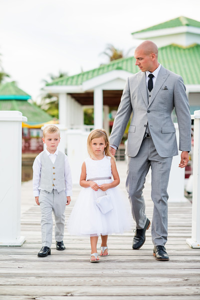 Wedding ceremony at Banyan Bay. Photo by Leonardo Melendez Photography.