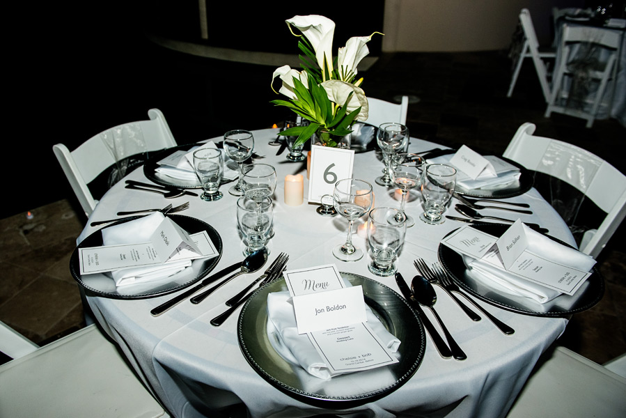 Elegant table setup. Grand Caribe Belize wedding. Photo by wedding photographer Leonardo Melendez.