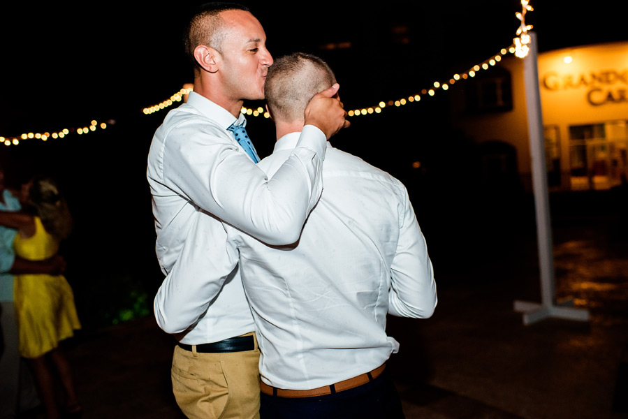 Grand Caribe Belize Wedding Reception. Wedding photographer Leonardo Melendez.